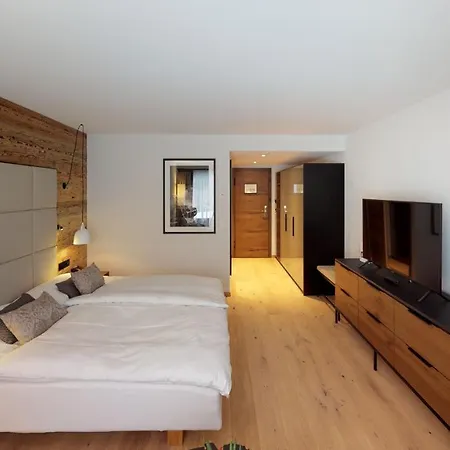 ホテル Walliserhof Grand-hotel & Relais & Chateaux サース フェー