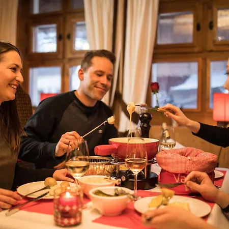 Walliserhof Grand-hotel & Relais & Chateaux Зас-Фе