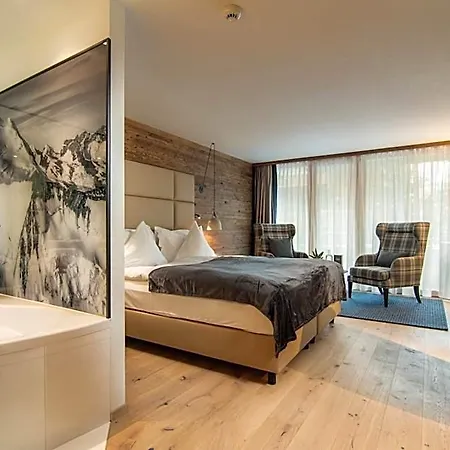 Walliserhof Grand-hotel & Relais & Chateaux 5* サース フェー