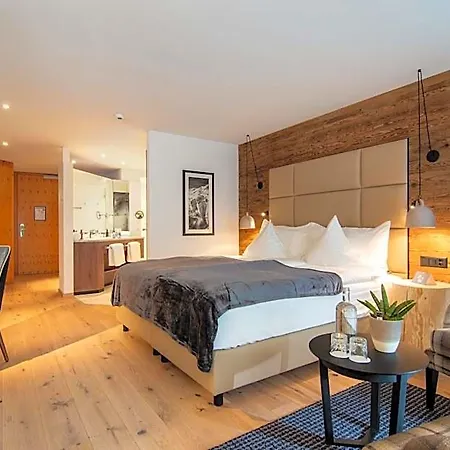 ホテル Walliserhof Grand-hotel & Relais & Chateaux 5*