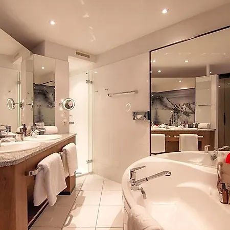 Walliserhof Grand-hotel & Relais & Chateaux ホテル